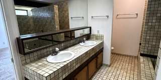 3/2/2 - Spacious Golf Course Home in Gated Queens Gate II Gallery 17