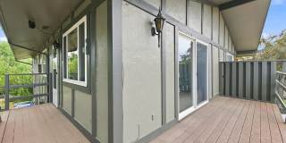 3-Bed, 2-Bath Duplex across from Lake Loveland! Gallery 18