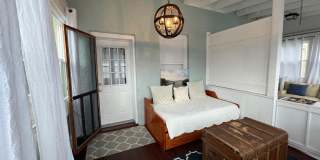 218 Main Street W Gallery 12