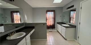 242 Ravenshollow Drive Gallery 22