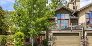 Luxury Townhome at The Cove at Eagle Mountain in Park Meadows Gallery 1