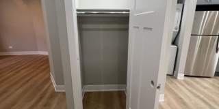 448 W Belden Ave Gallery 6