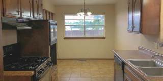 Great Location! Central Edmond! Great Location! Central Edmond! Gallery 11