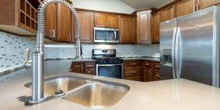 Beautiful Round Rock Townhome | Granite Counters, Stainless Appliances & Fenced Yard Gallery 7