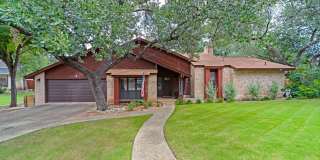 CHARMING 4 BEDROOM HOME WITH POOL Gallery 1