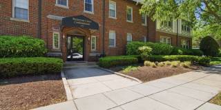 Takoma Studio Apartment W/Parking Included Gallery 1