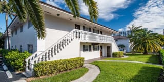 Legacy at Dadeland Gallery 9