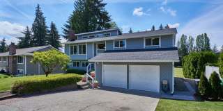 Recently Renovated 4BR/3BA Home Backing the Golf Course – Federal Way Gallery 1