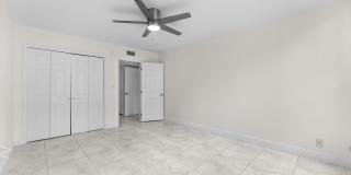 4240 OAKS Terrace Gallery 19