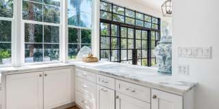 207 Betty Street Gallery 1