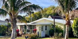 3/2 Beachside Bungalow with Garage! Gallery 1