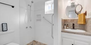 1112 W Huron Street Gallery 26