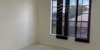 5 bedroom, 3.5 bath Pool Home Gallery 12