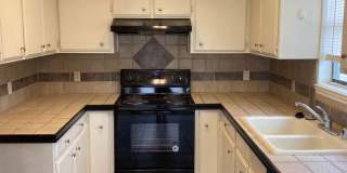 Cozy 3/2/2 Brick Home! Available September!! Gallery 48