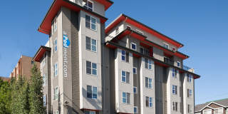 Strada - Convenient UW living. Gallery 1