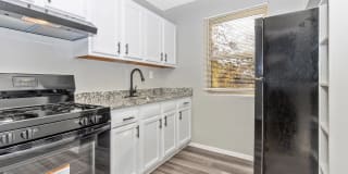 Emerald Apartments Gallery 10