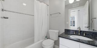 5302 N Winthrop Avenue Gallery 17