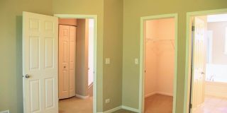 Large 2 Bedroom Townhome in Lakemoor! Gallery 14