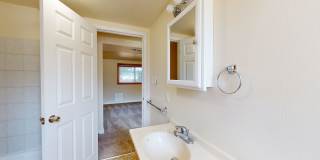 Application pending- Location, Location! - Four Bedroom house located minutes from Des Moines Waterfront Gallery 31