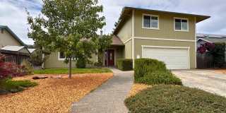 Spacious East Petaluma Home with Main-Floor Bedroom Suite Gallery 1