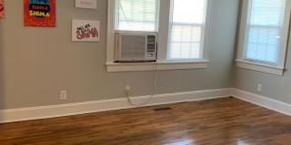 Grid House 2 blocks to ECU for rent on 5th St Gallery 6