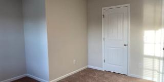Room in 4 Bedroom Home at Fallen Tree Dr Room in 4 Bedroom Home at Fallen Tree Dr Gallery 11