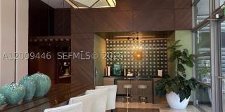 5875 Collins Ave Gallery 30