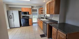 Adorable 3 Bedroom Bungalow Across from Mercy Hospital $1395!!! Gallery 12