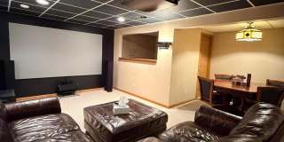 5205 Wabash River Street Gallery 39