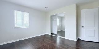 1549 East 50th Street Gallery 16