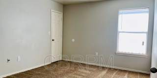502 N. Chicago Avenue Gallery 8