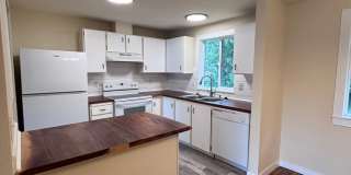 Beautifully Updated 4-Bedroom Home in Desirable Northeast Tacoma Beautifully Updated 4-Bedroom Home in Desirable Northeast Tacoma Gallery 23