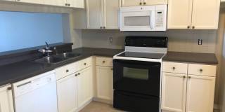 2 Bedroom 2 Bath Condo Great Location and Schools Gallery 1