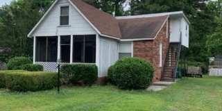 Studio Apartment on 2nd Floor of House Available Now Gallery 1