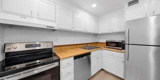 1864 Northeast 46th Street Gallery 1