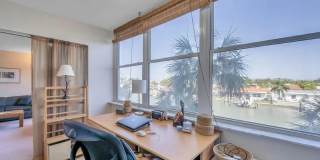 4725 Cove Cir Gallery 1