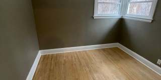 AVAILABLE NOW- 3 bbed 2 bath home! Gallery 8