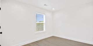 212 S Park St Gallery 16