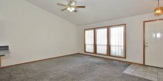Single-Level Unit w/1-Car Garage Single-Level Unit w/1-Car Garage Gallery 5
