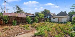 Highlands 3BR Rental – In-Unit Laundry, Storage & Outdoor Space Gallery 19