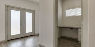 Brand New 3 Bed 2.5 Bath Duplex Includes Office Space (See Contact Info Below) Gallery 9