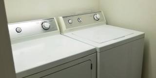 $300 Off First Full Months Rent-Spacious townhome in Riverview! Gallery 15