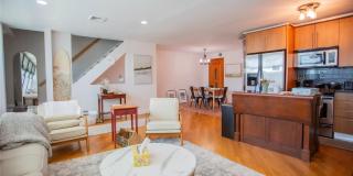 521 W Broadway Gallery 10