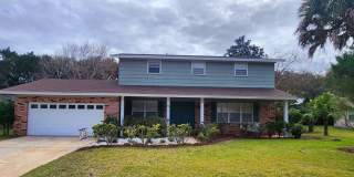 Large and yet Cozy 4 Bedroom, 2 Bath Home with Beach Access Gallery 1