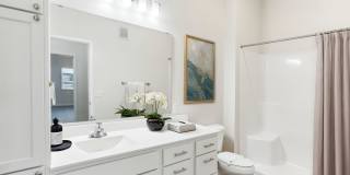 Lake Ridge Luxury Apartments Gallery 13