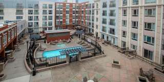 Stylish & Spacious Courtyard-Facing Condo in the Heart of Gaslamp Gallery 27