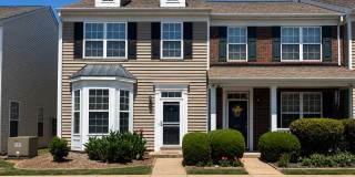 Modern & Spacious Townhome Beside Riverside High School! Gallery 1