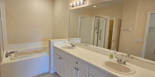 Annual Unfurnished 2 Bedroom 2 Bathroom with Bonus Room Villa located in Venetian Golf & Riverclub! Gallery 41