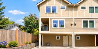 Convenient Northgate 3B Townhome Gallery 1