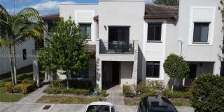 323 NE 208th Ter Gallery 1